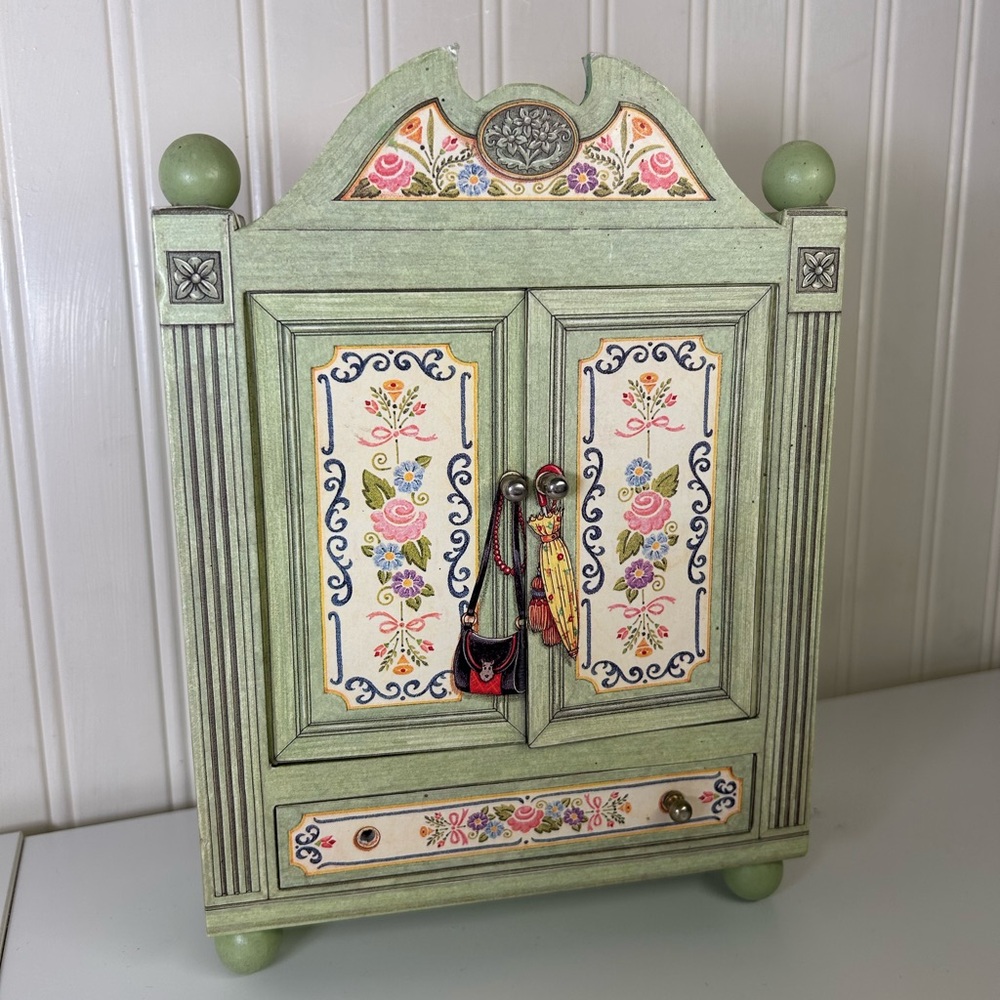 Vintage Mary Engelbreit Doll Closet